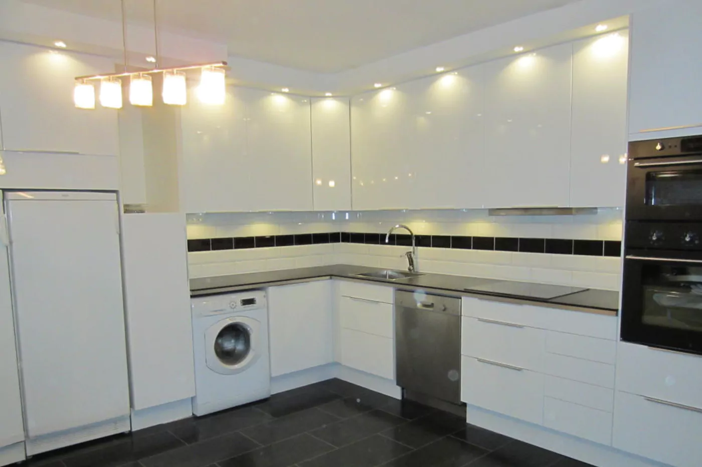 Ett fixat rum i Uppsala av ED bygg & Kakel.