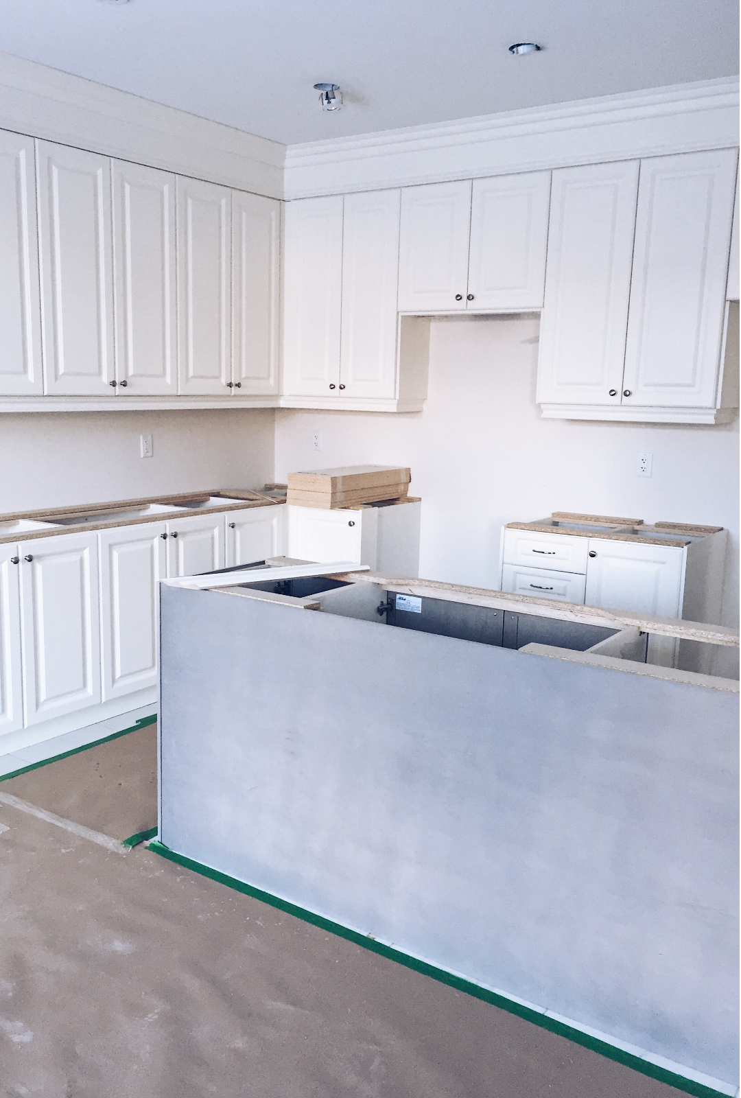 Ett kök som håller på att byggas om.