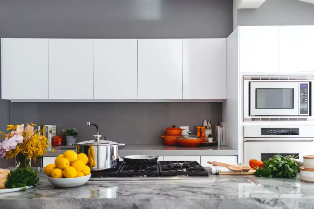 Renovering i Uppsala av ett kök.